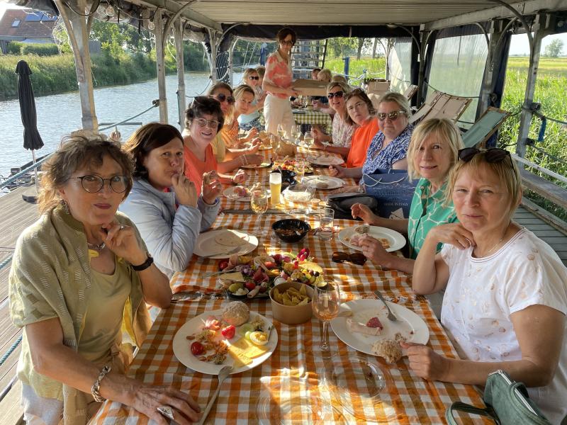 aan tafel