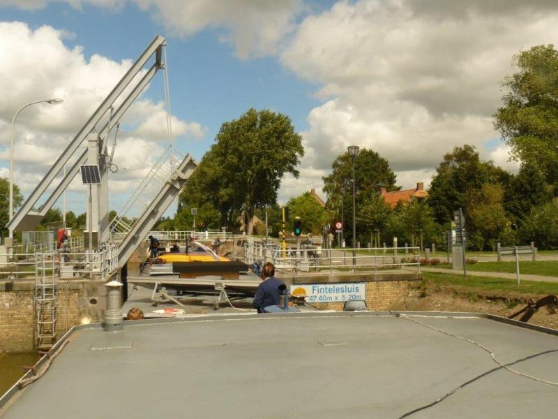 boot voor Fintelesluis