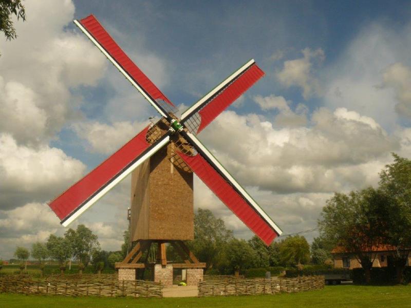 Beukelaremolen vol zeil