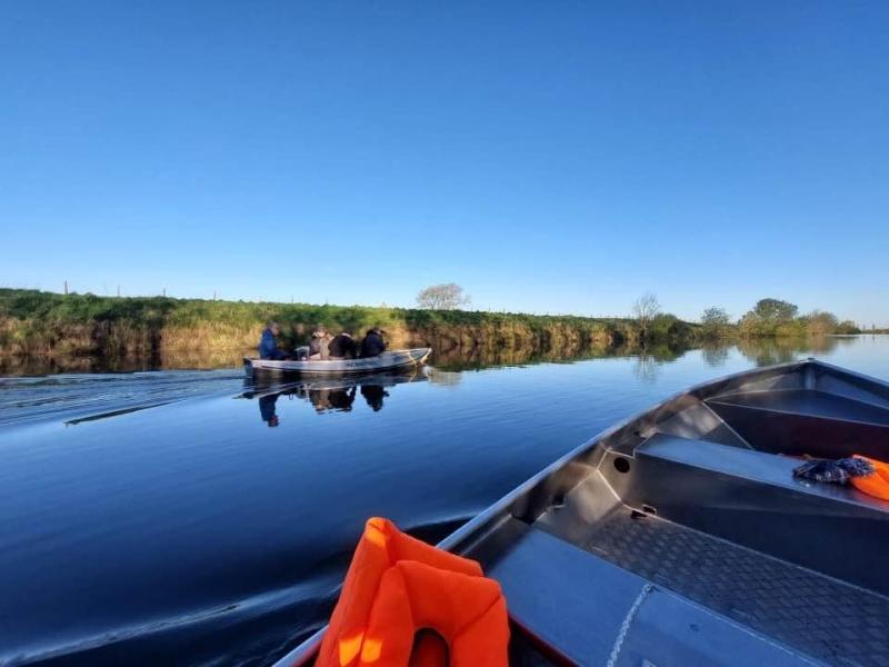 op het ieperleekanaal 's morgens vroeg