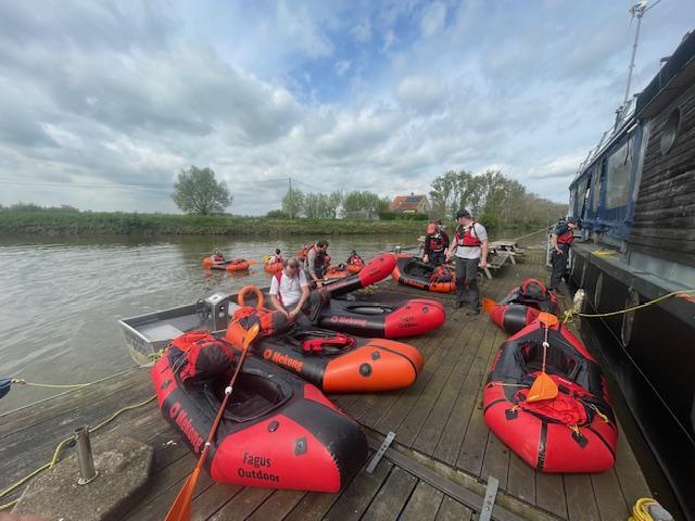 Op het ponton aan de BOOT