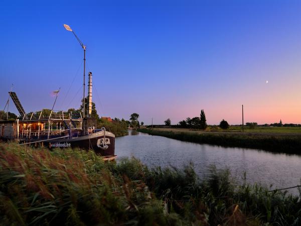 Boot met ieperleemonding